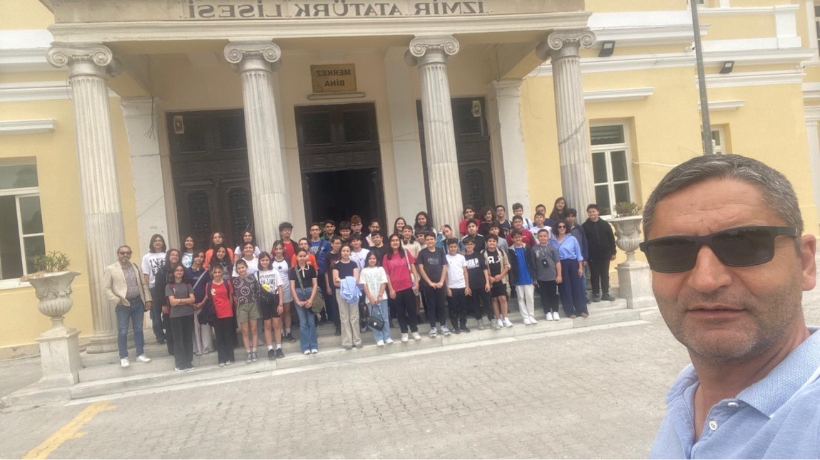 7. Sınıf Öğrencilerimize İzmir Atatürk Lisesi ve Bornova Anadolu Lisesine Okul Tanıtımı Akademik Gezisi Yapıldı 